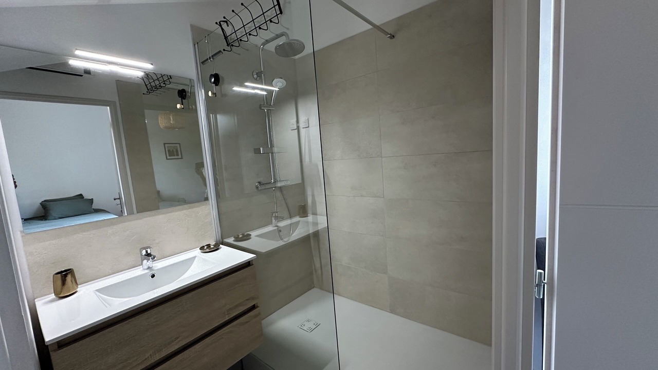 Photo of Bathroom in Villeneuve-Minervois