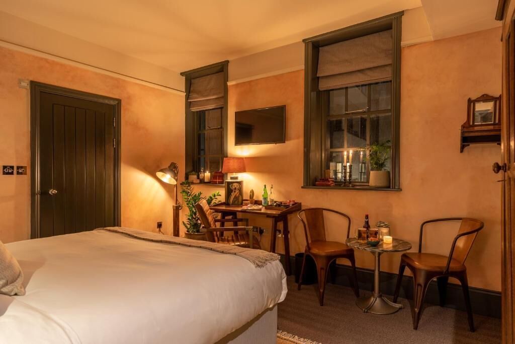 Photo of Others in Fulham Broadway