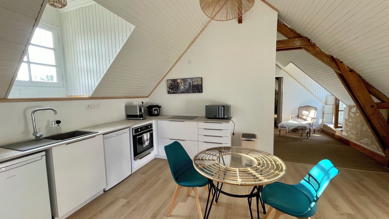 Photo of Others in Oiron