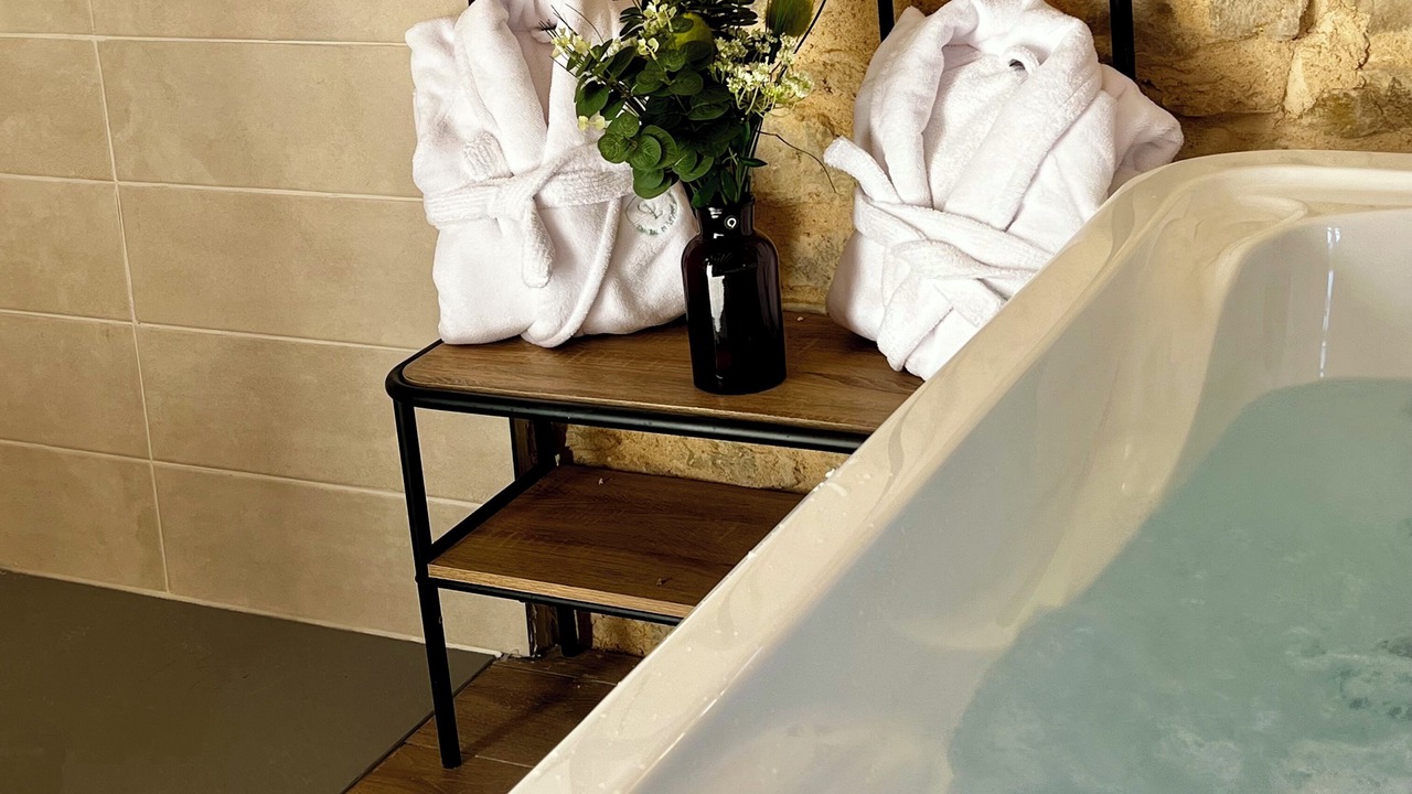 Photo of Others in Oiron