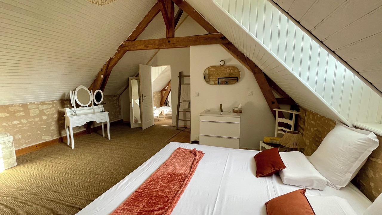 Photo of Others in Oiron