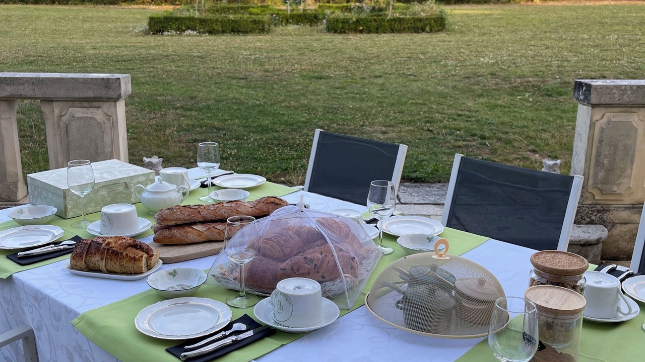 Photo of Others in Oiron