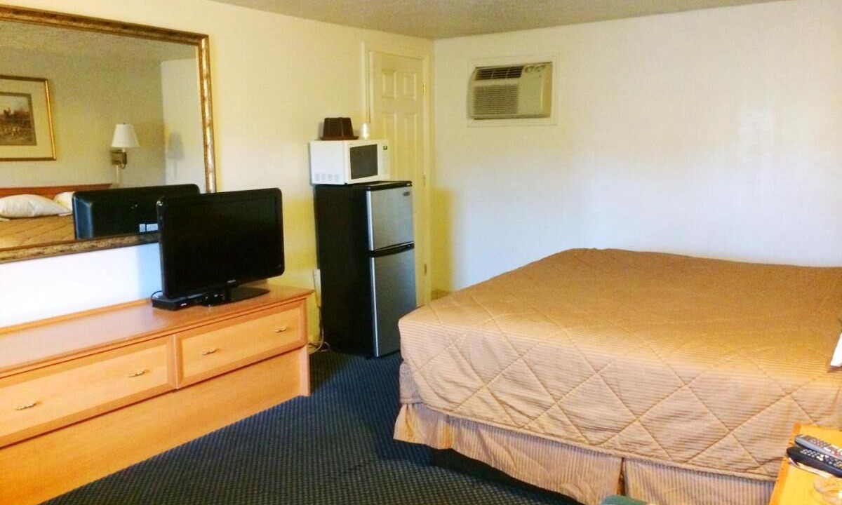 Photo of Bedroom in Edgewood