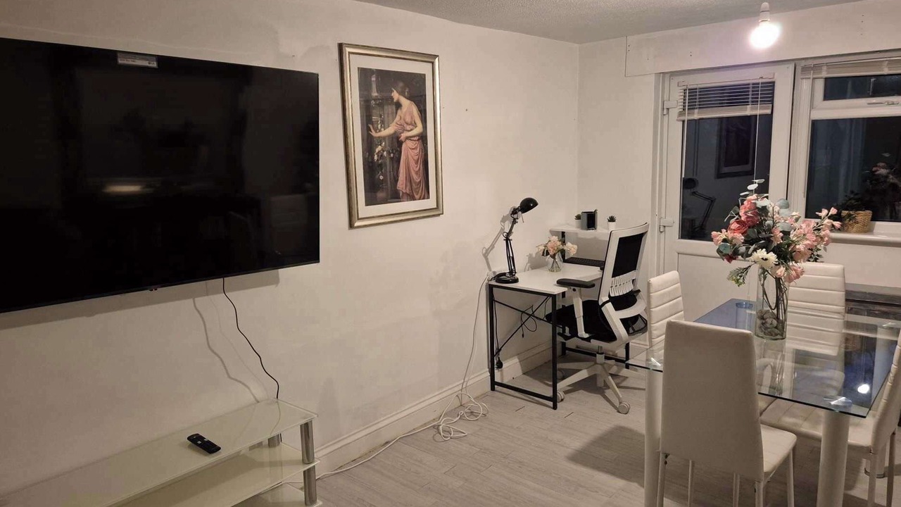 Photo of Others in Kenley