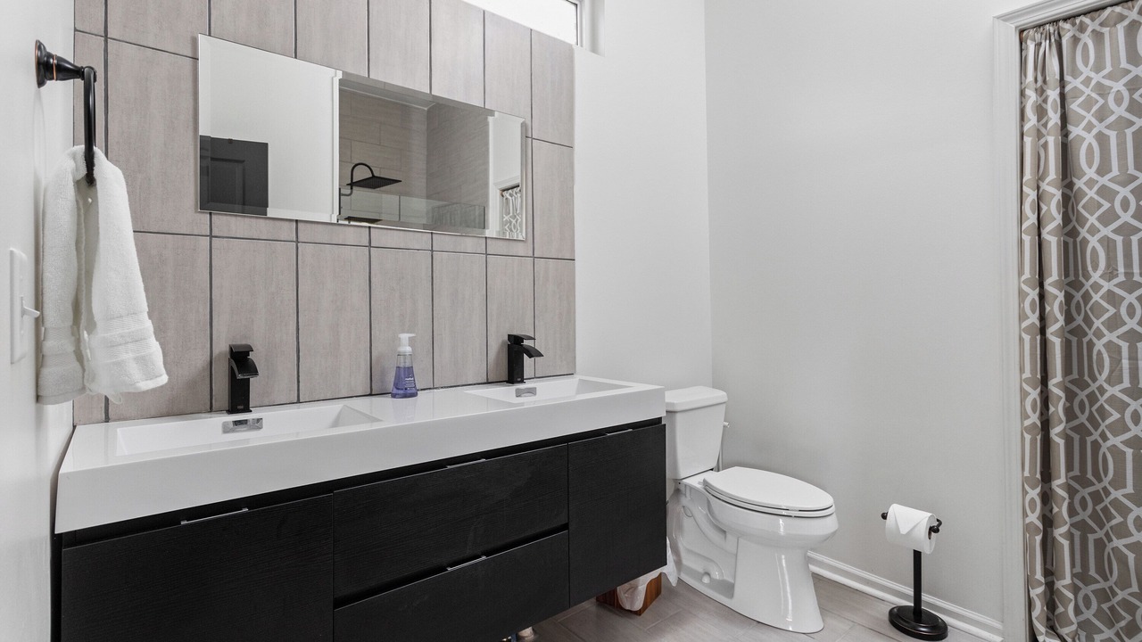 Photo of Bathroom in Fountain Square