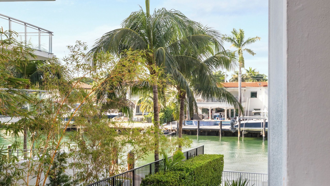 Photo of Others in Bay Harbor Islands