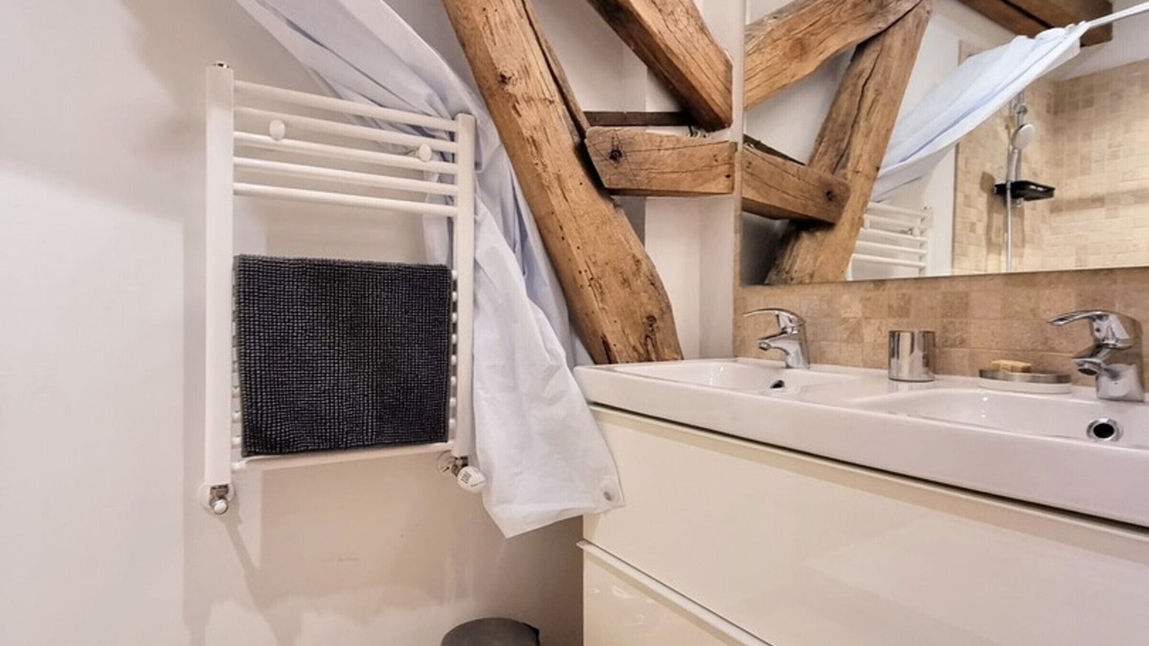 Photo of Bathroom in Bailly