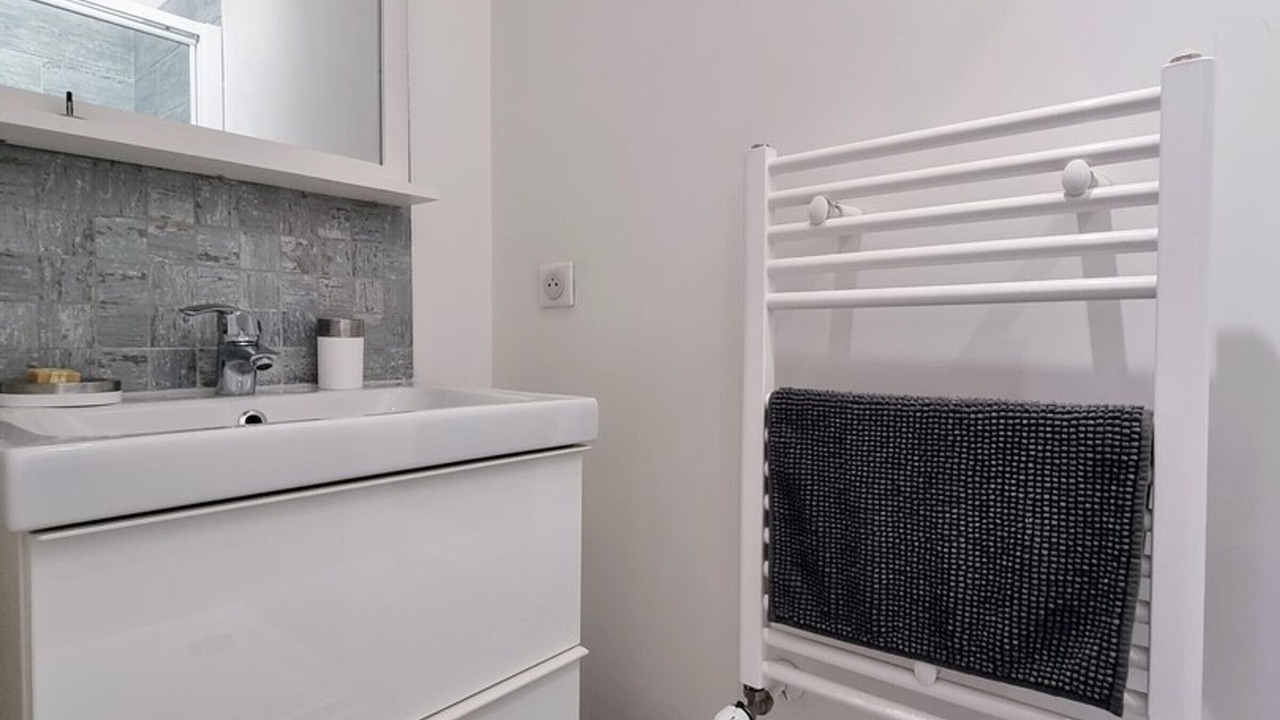 Photo of Bathroom in Bailly