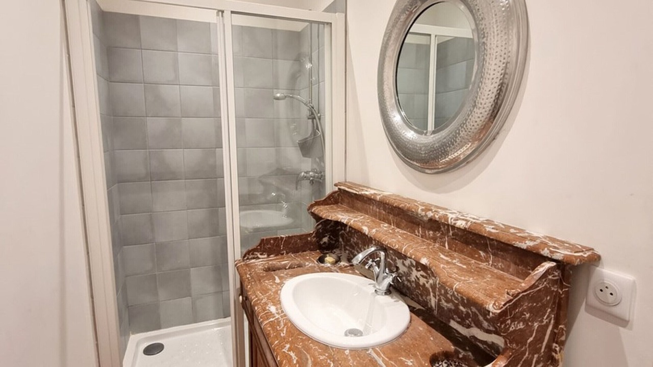 Photo of Bathroom in Bailly