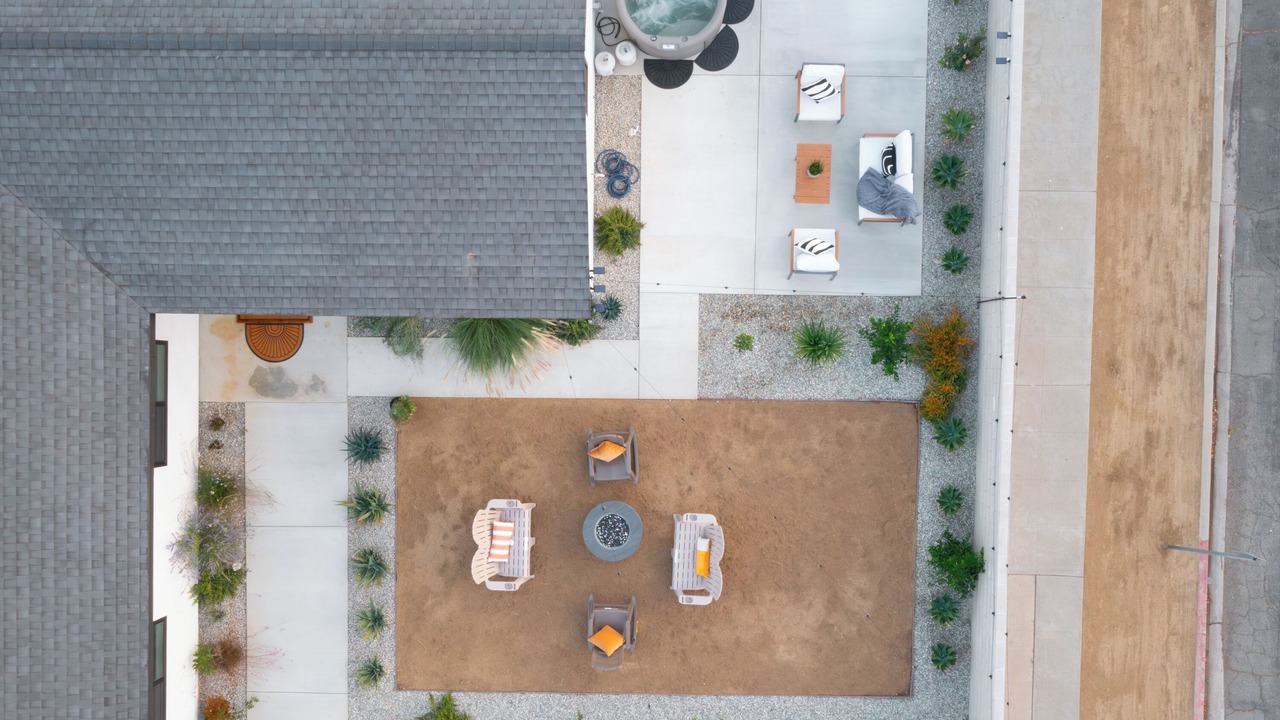 Photo of Outdoor in Canoga Park