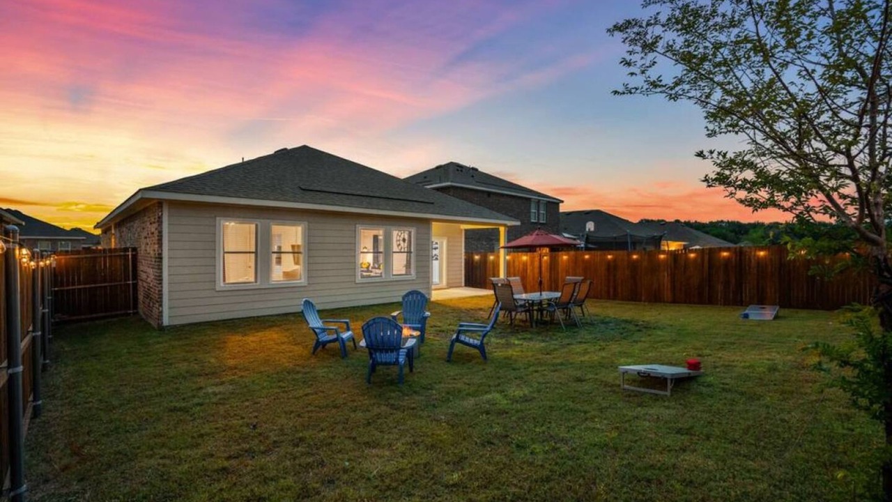 Photo of Others in Lavon