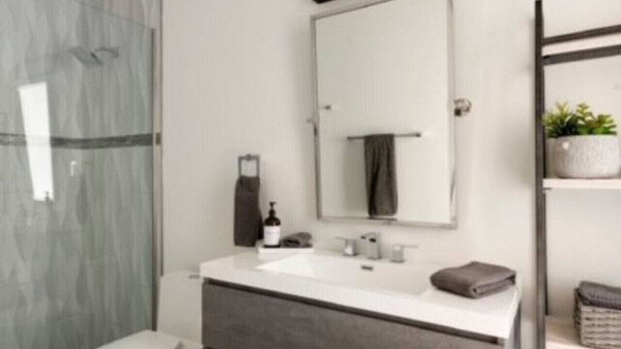 Photo of Others in Pelican