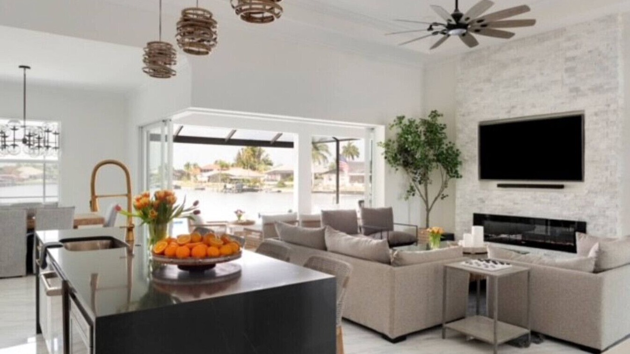 Photo of Others in Pelican