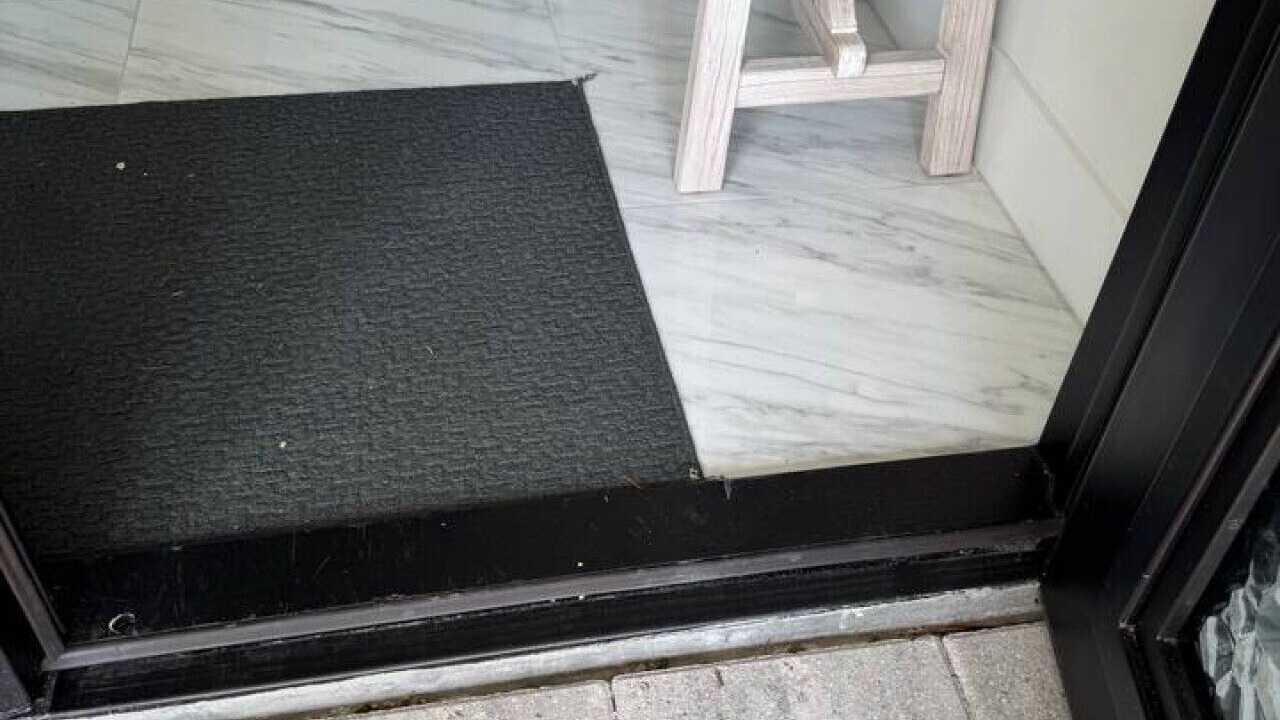 Photo of Others in Pelican