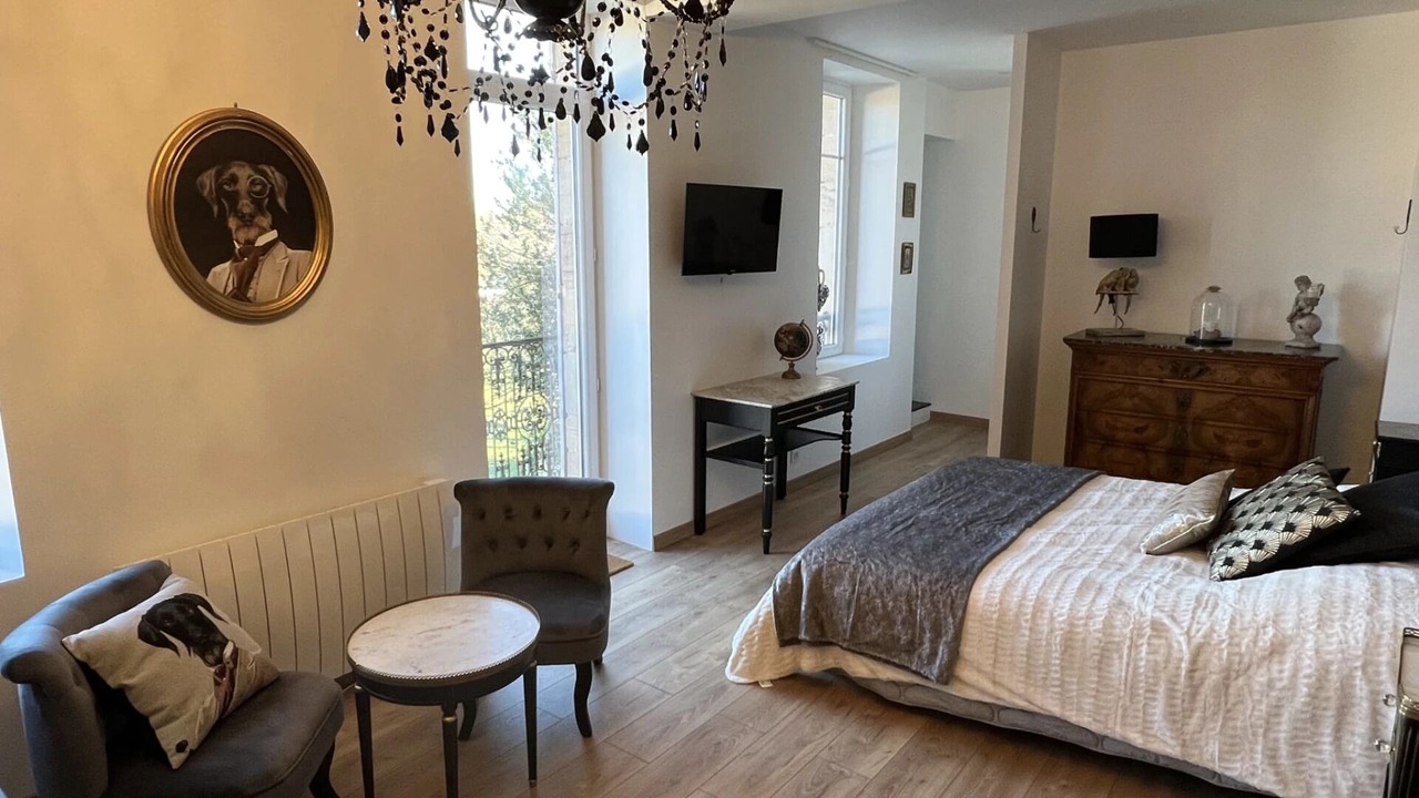 Photo of Bedroom in Neuilly-le-Real