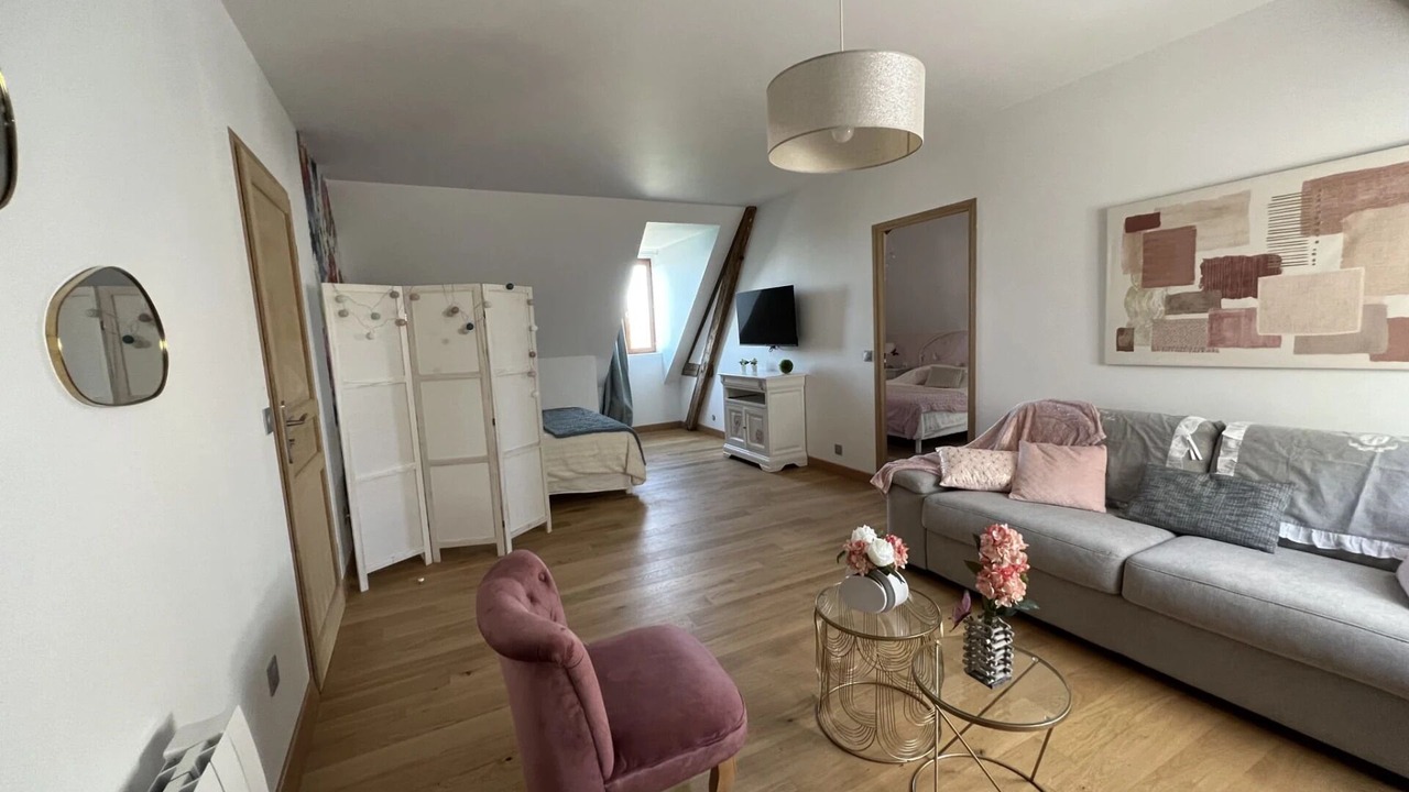 Photo of Bedroom in Neuilly-le-Real