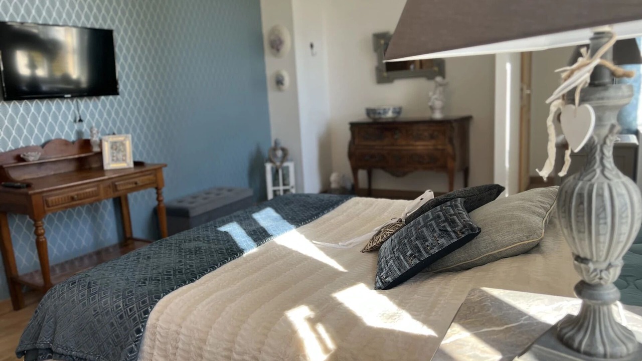 Photo of Bedroom in Neuilly-le-Real