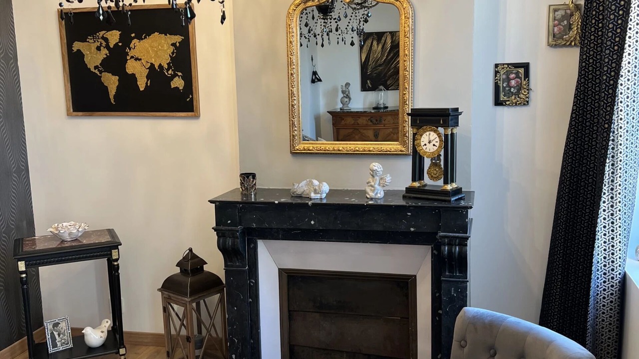 Photo of Livingroom in Neuilly-le-Real