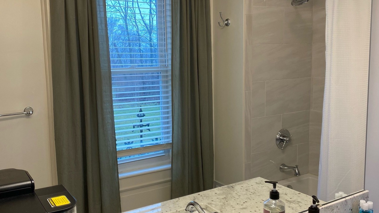 Photo of Bathroom in Azalia