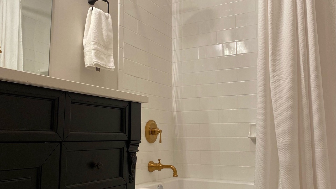 Photo of Bathroom in Azalia