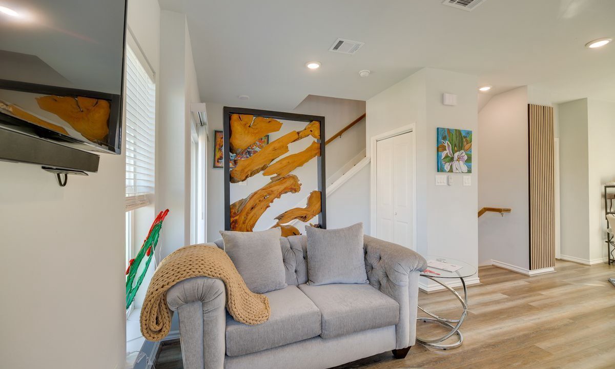 Photo of Livingroom in South Houston