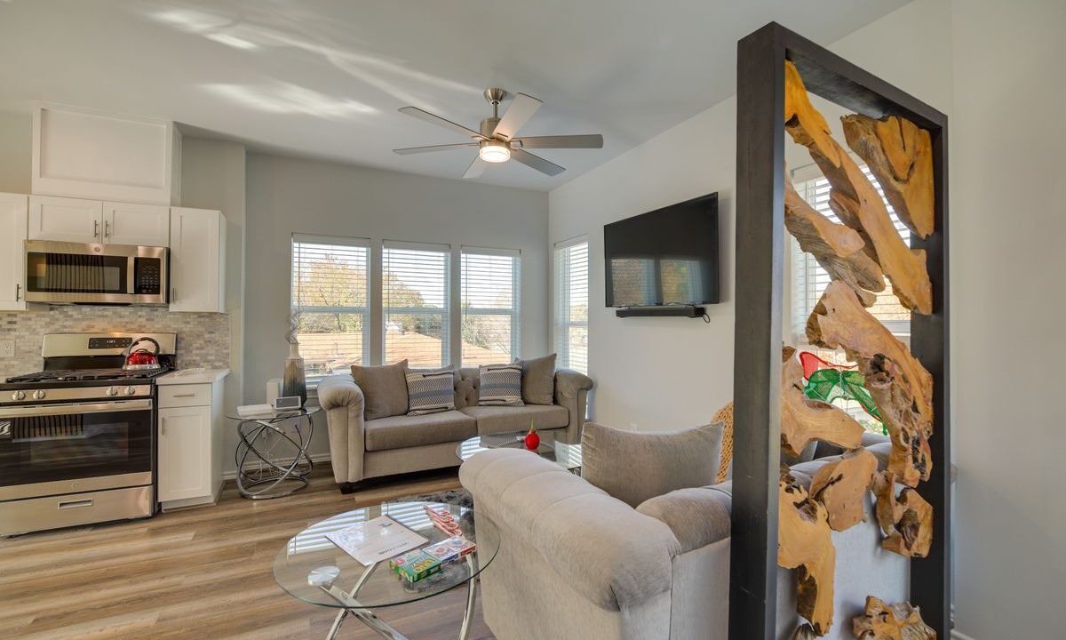 Photo of Livingroom in South Houston