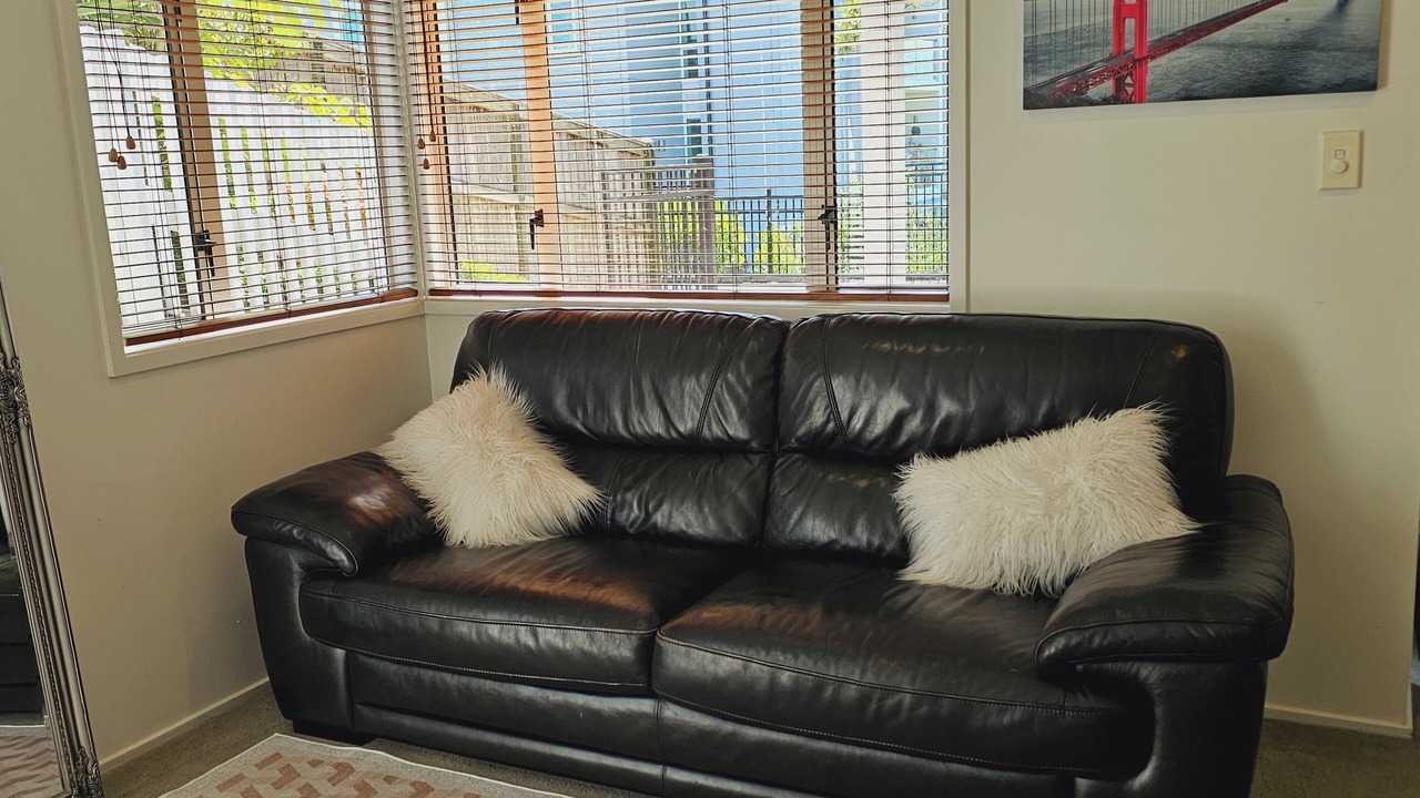 Photo of Livingroom in Three Kings