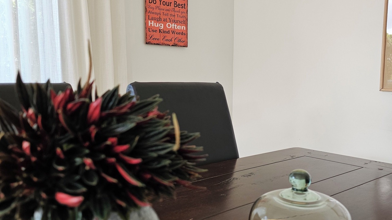 Photo of Livingroom in Three Kings