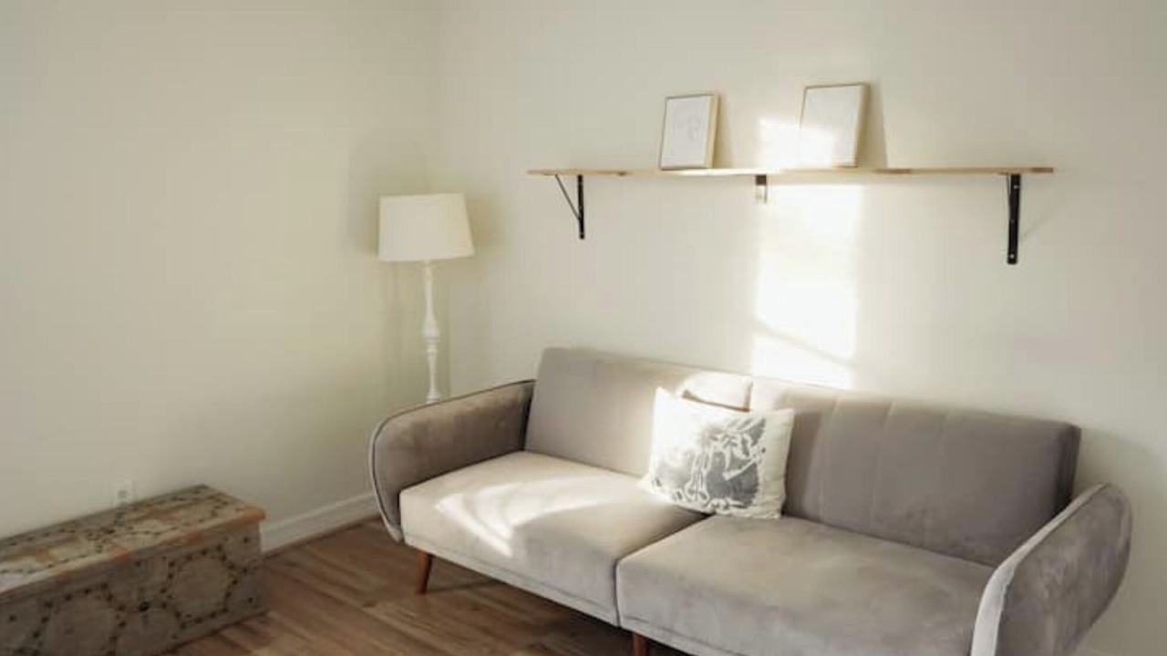Photo of Livingroom in Alden Bridge