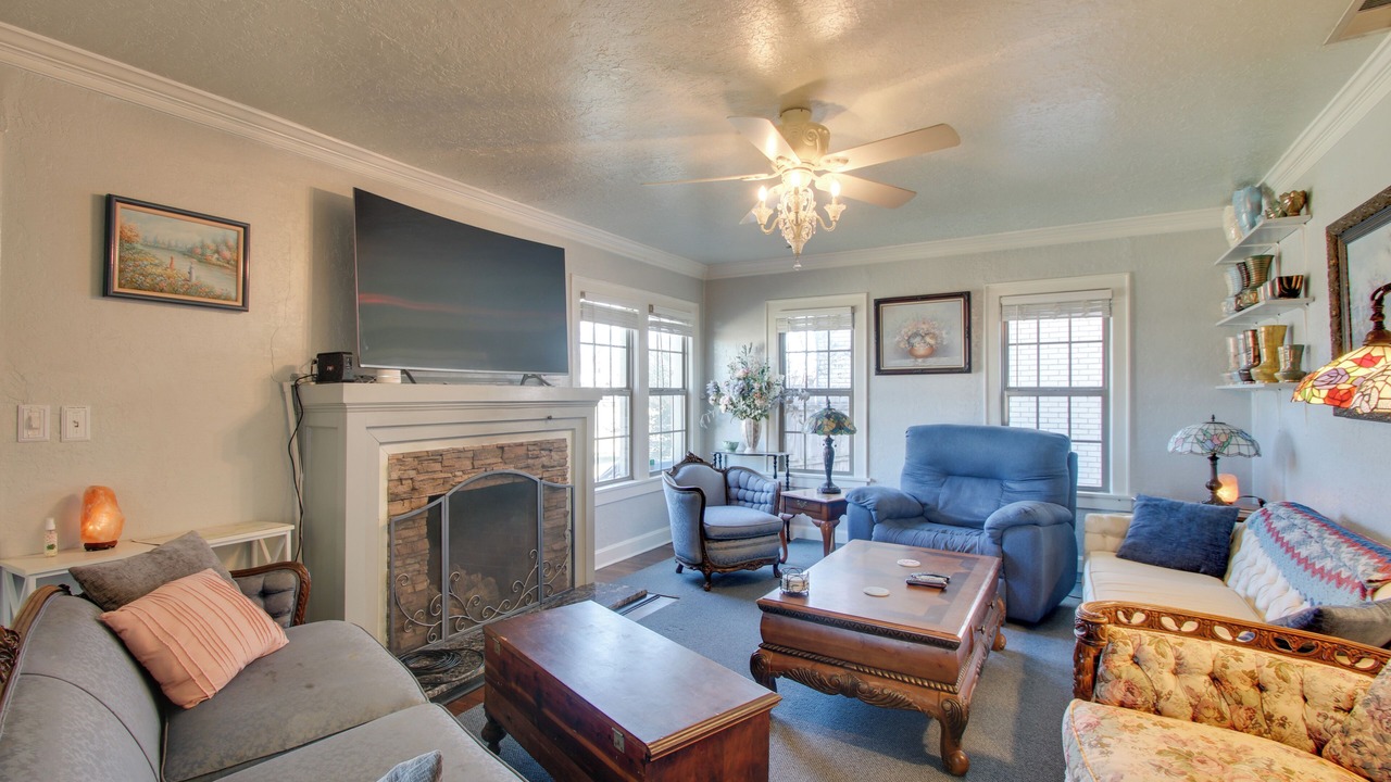 Photo of Livingroom in Lawton