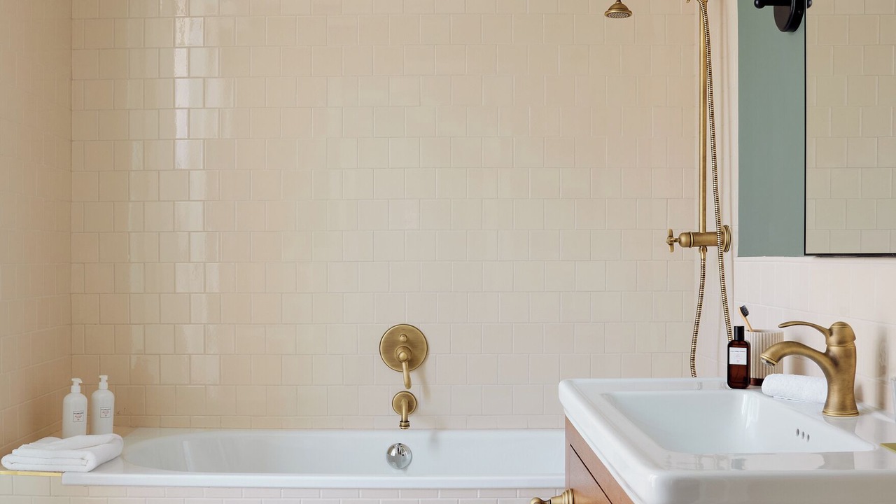 Photo of Bathroom in 16th Arrondissement