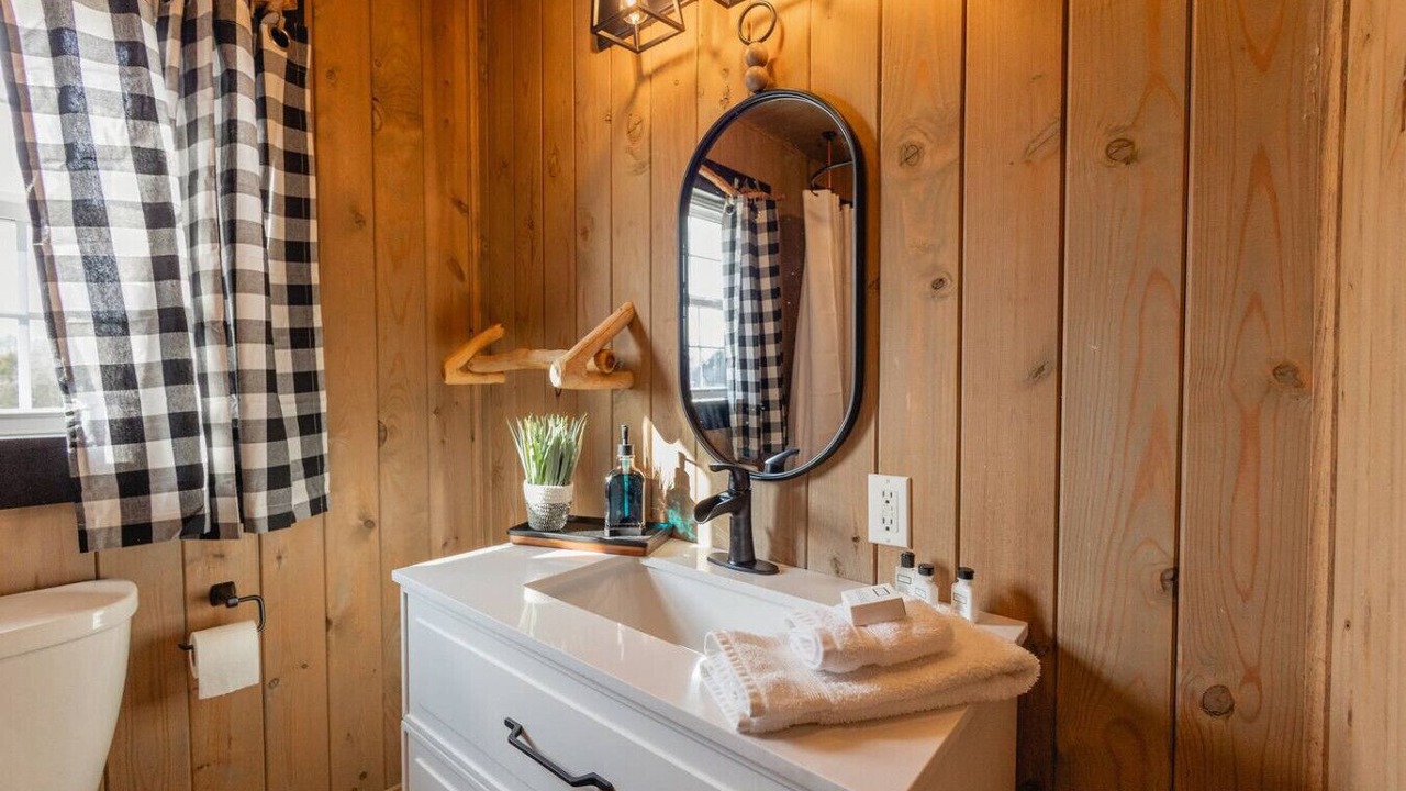 Photo of Bathroom in Ste Genevieve