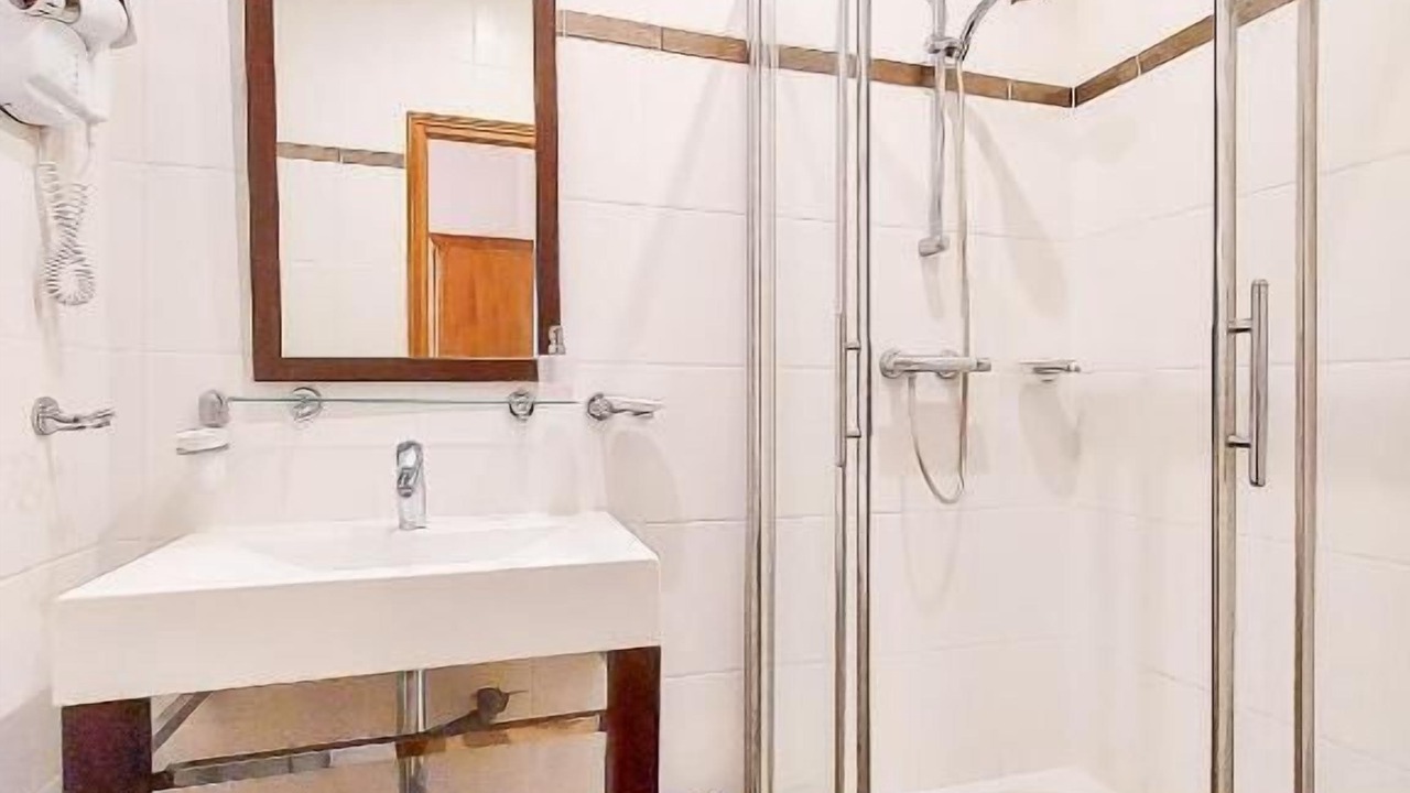 Photo of Bathroom in Varaville