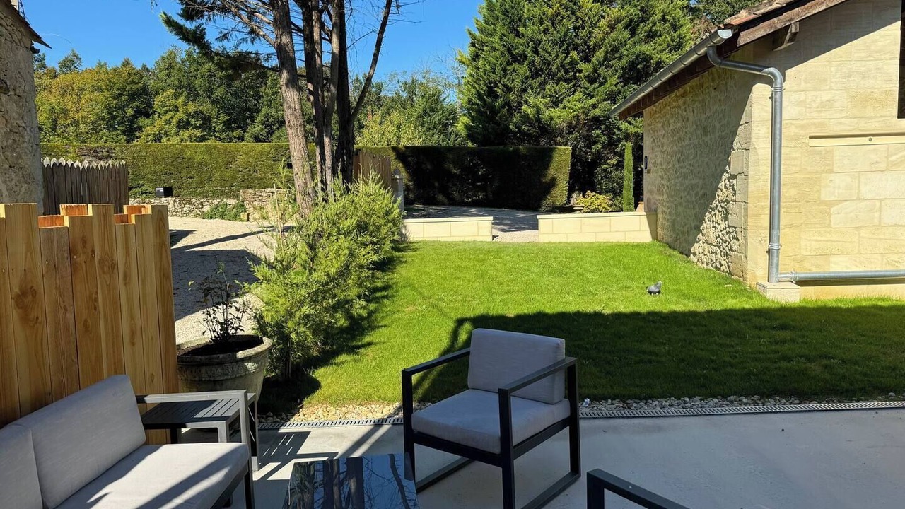 Photo of Patio Balcony in Naujan-et-Postiac