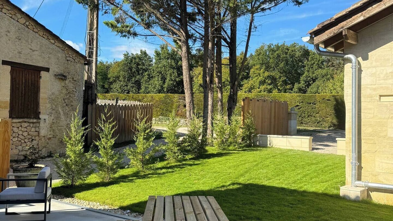 Photo of Patio Balcony in Naujan-et-Postiac