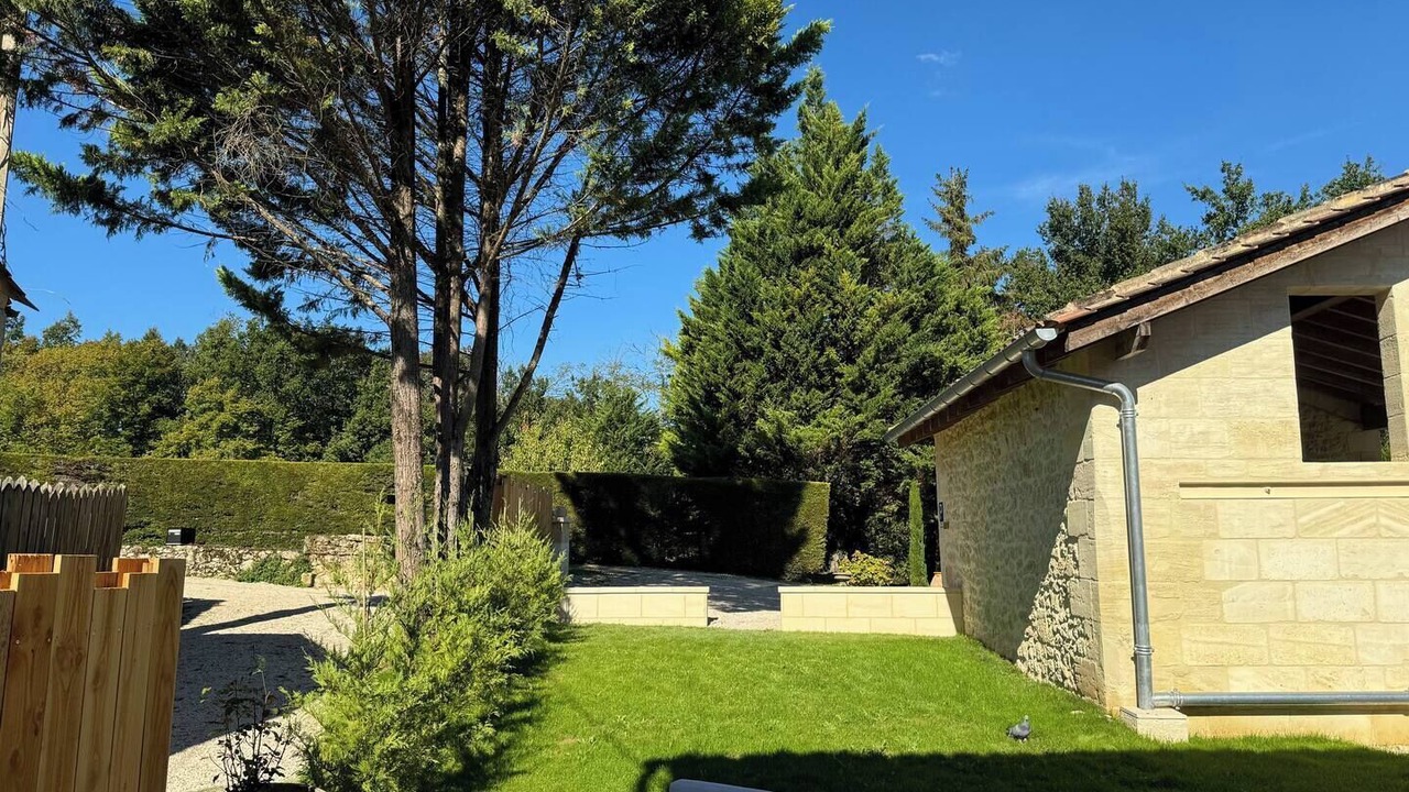 Photo of Patio Balcony in Naujan-et-Postiac