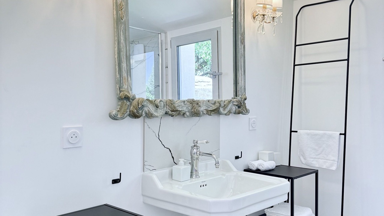 Photo of Bathroom in Beaune