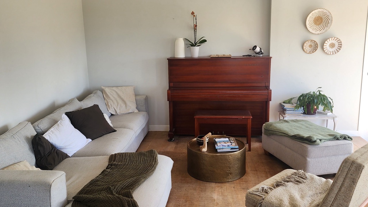 Photo of Livingroom in Leigh