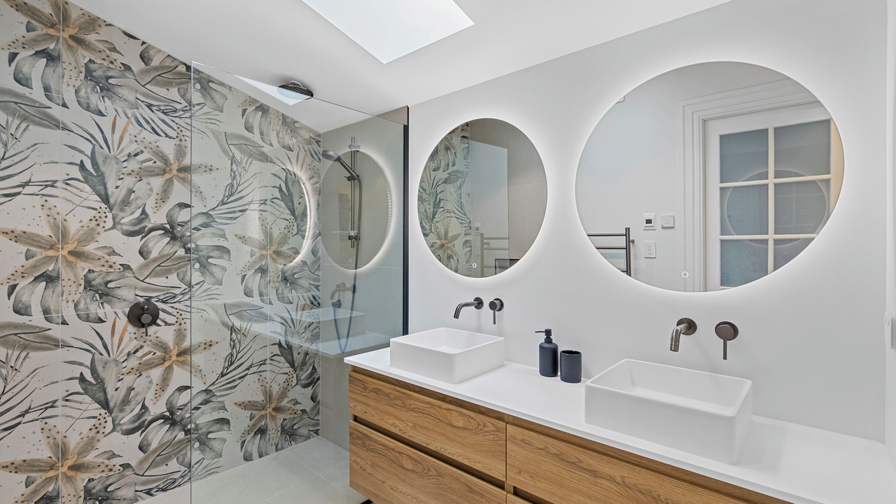 Photo of Others in Ponsonby