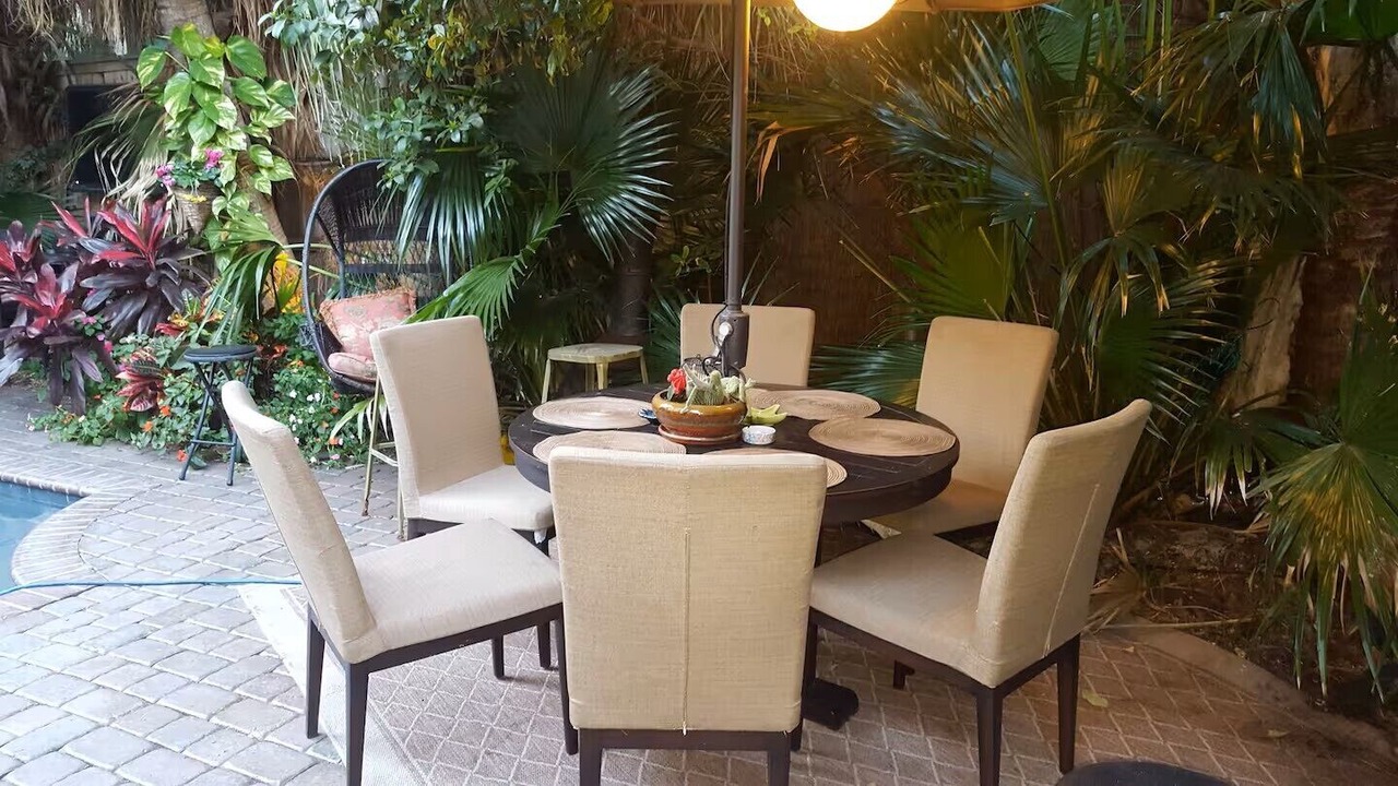 Photo of Outdoor in Faubourg Delachaise