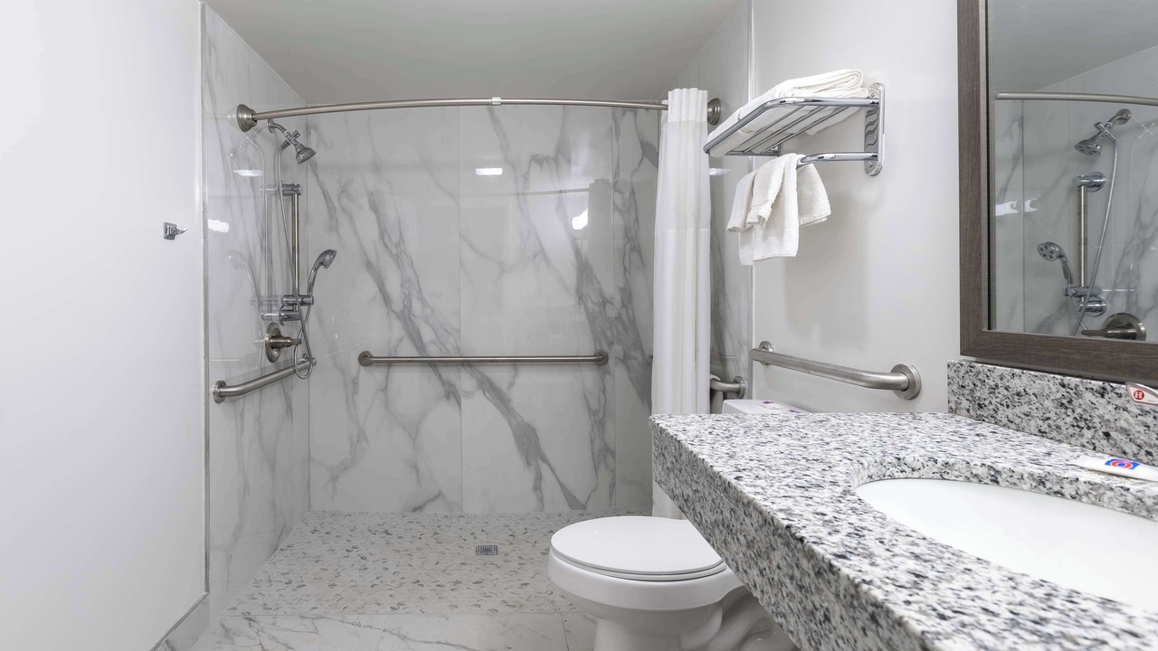 Photo of Bathroom in Hickory