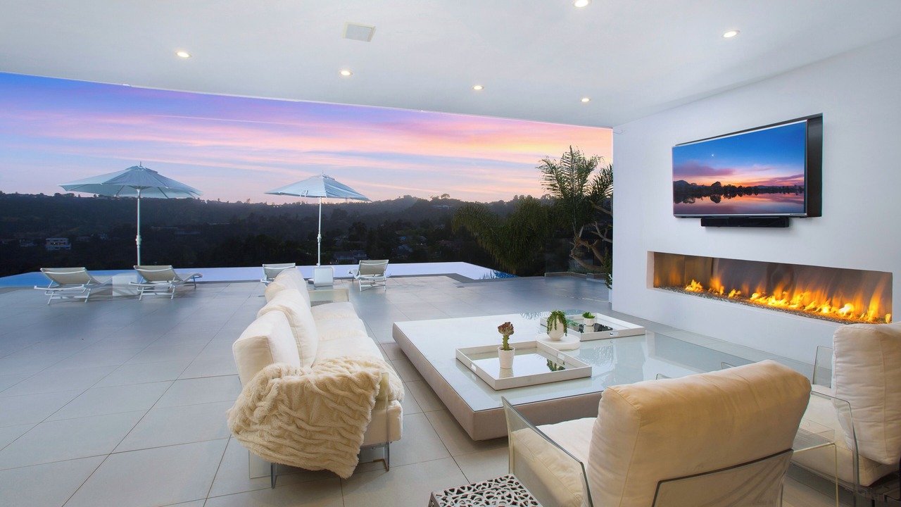 Photo of Patio Balcony in Beverly Glen