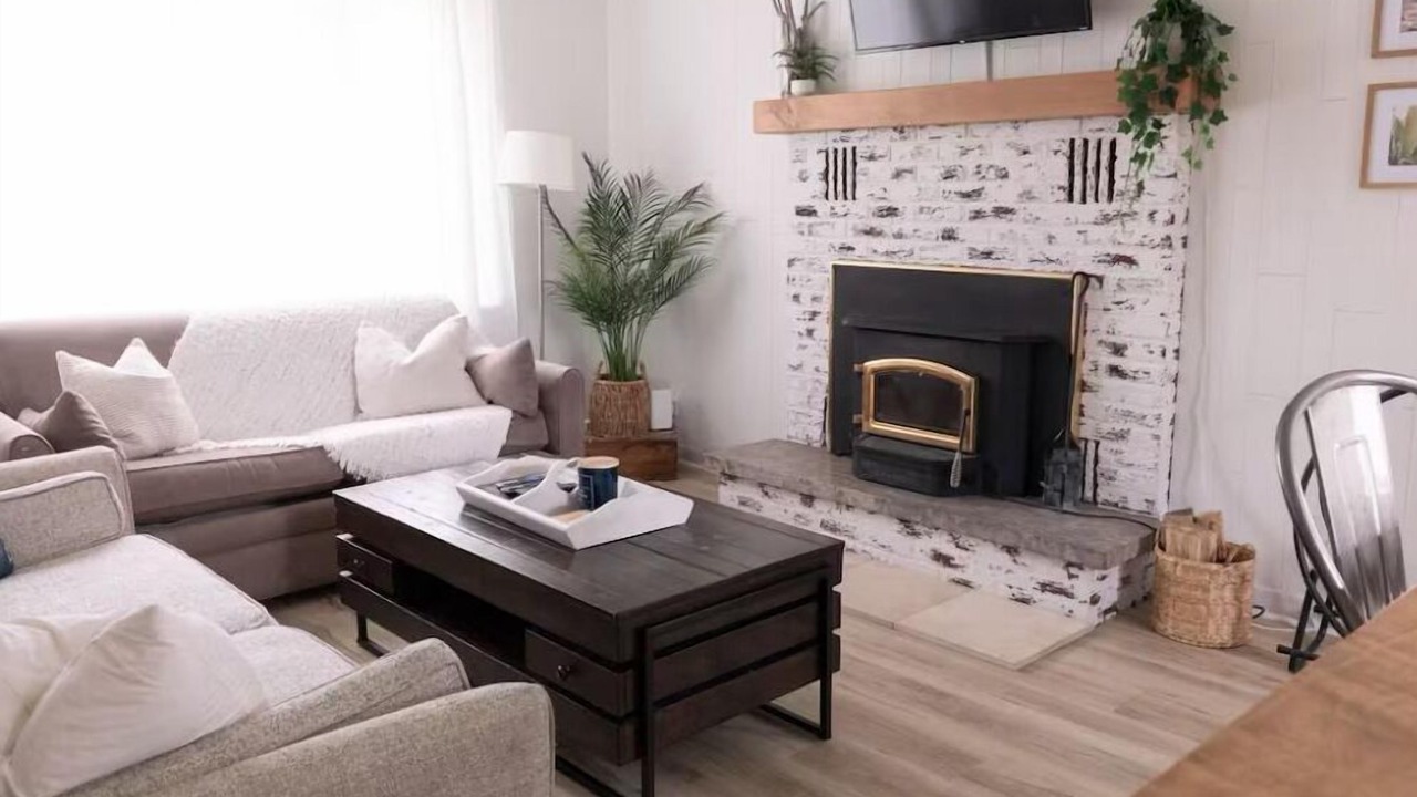 Photo of Livingroom in Wasaga Beach
