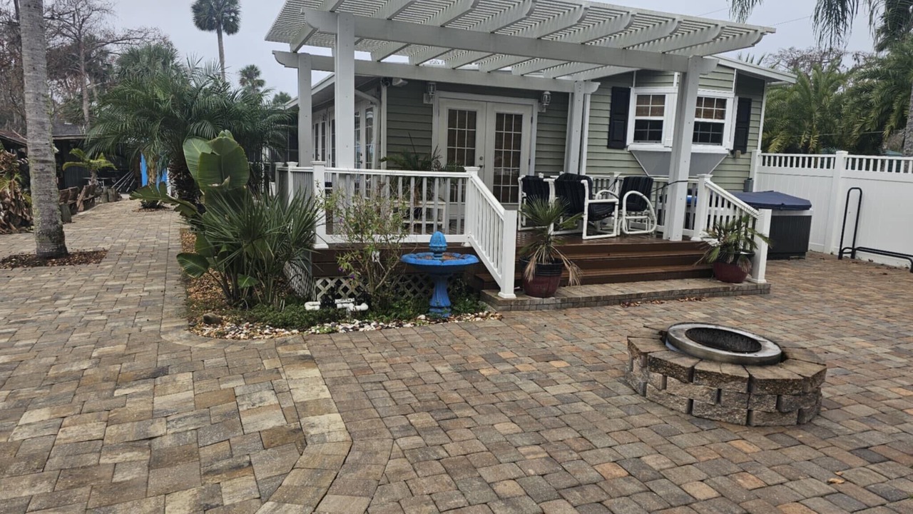 Photo of Patio Balcony in Astor