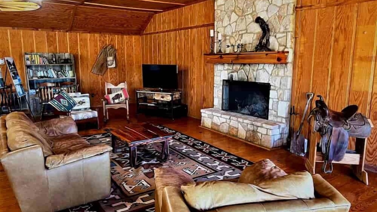 Photo of Livingroom in Bandera