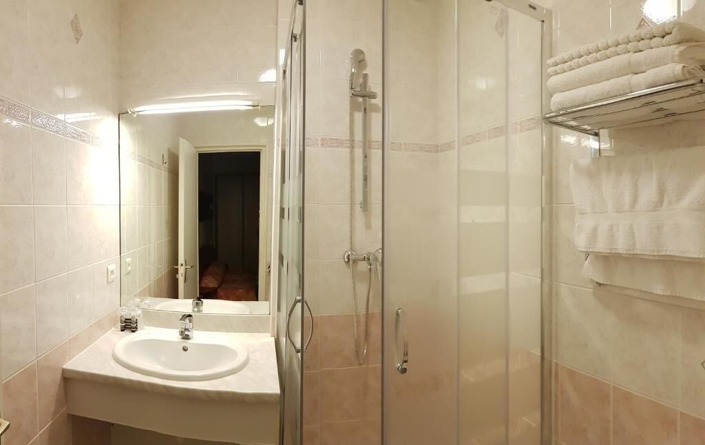 Photo of Bathroom in Oloron-Sainte-Marie