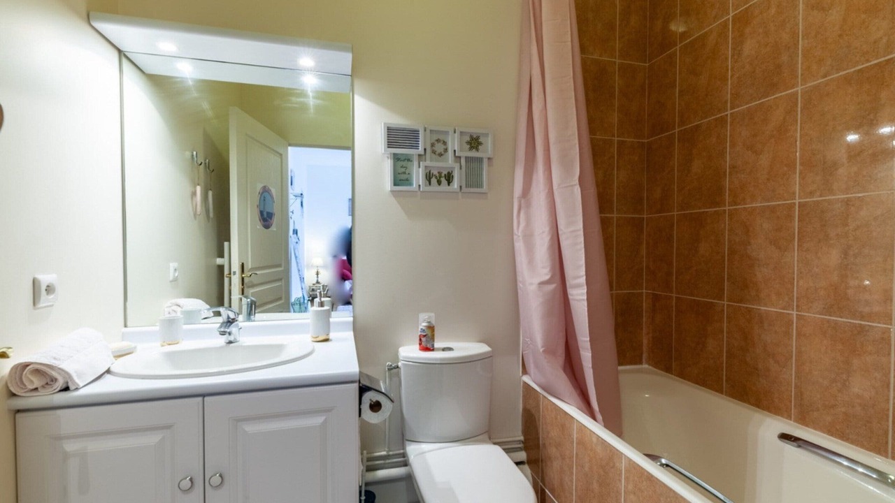 Photo of Bathroom in Deauville City Centre