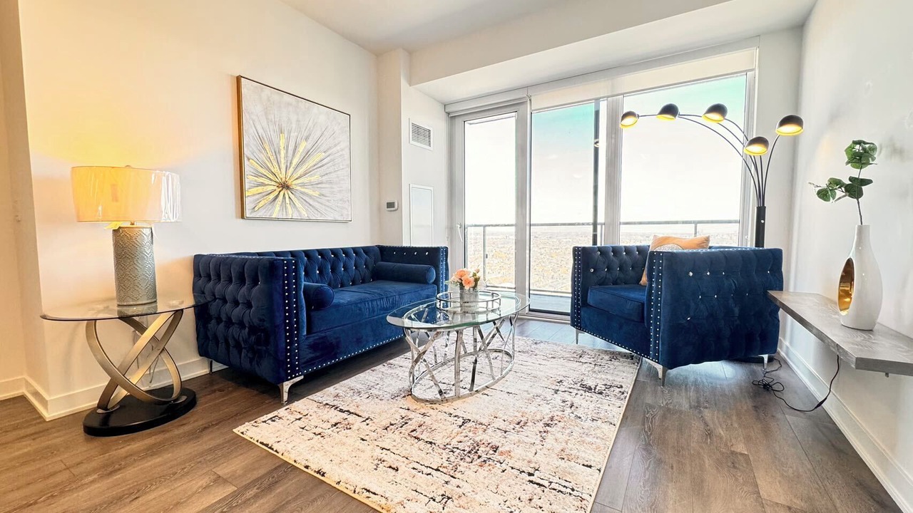 Photo of Livingroom in Bayview Glen