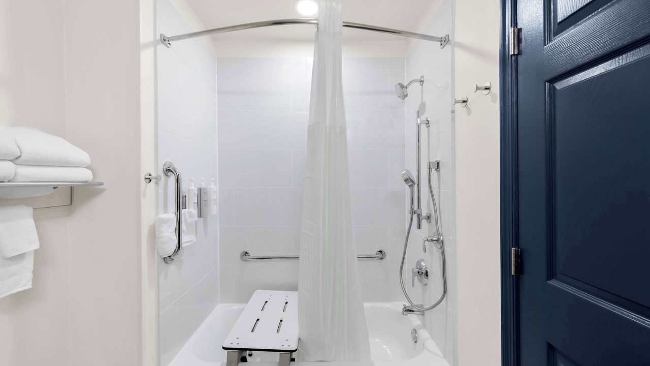 Photo of Bathroom in North Camellia Acres