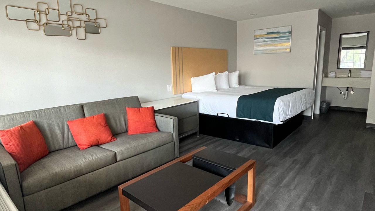Photo of Bedroom in Uvalde